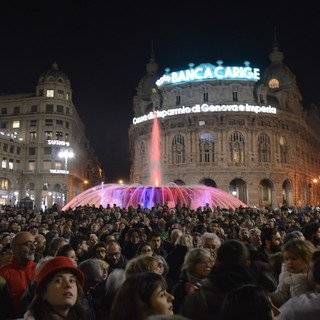 Piazza De Ferrari piena per protestare contro il Decreto Sicurezza (FOTO e VIDEO)