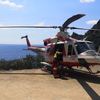 Cade durante un'escursione, mobilitazione di soccorsi in val Fontanabuona