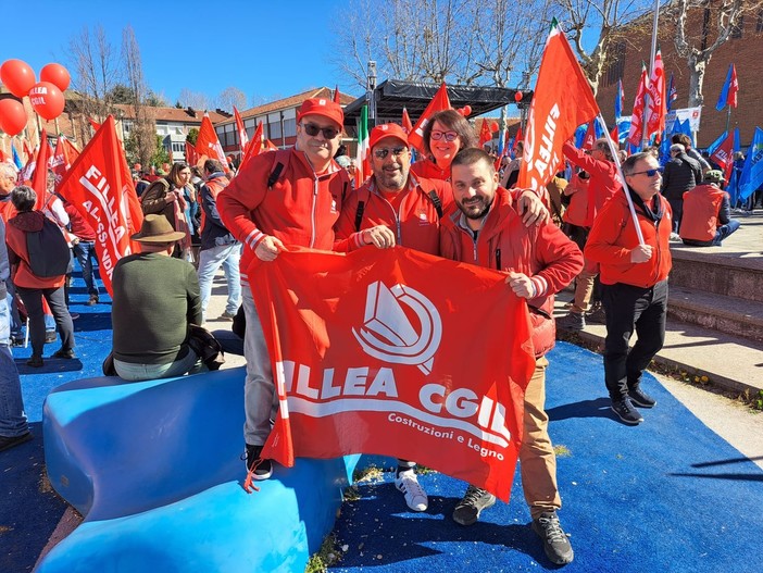 Gli edili liguri in piazza a Torino: &quot;Bisogna garantire la qualità del lavoro e delle imprese&quot;