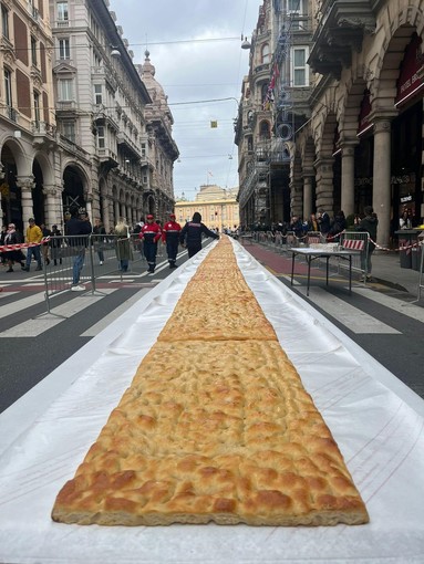 Ecco la 'focaccia più lunga del mondo': tutto pronto per la festa enogastronomica