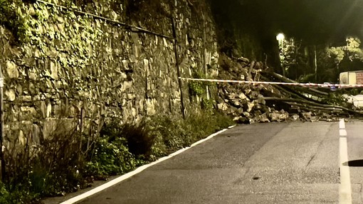 Crolla muraglione in via Bavari, chiusa la strada per Davagna