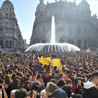 Fridays For Future contro il sindaco Bucci sul tema del trasporto pubblico urbano: &quot;Il filobus gattopardesco e la burocrazia&quot;