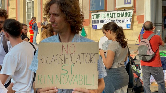 'Friday for Future', i giovani in piazza scioperano per il clima (foto e video)