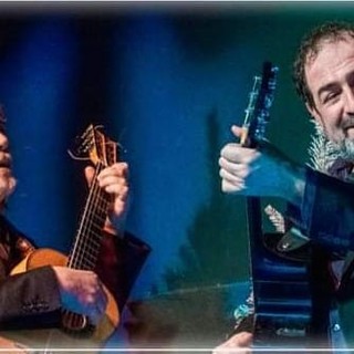 Un concerto per la libertà artistica: Federico Sirianni e Max Manfredi scendono in piazza a sostegno dei buskers