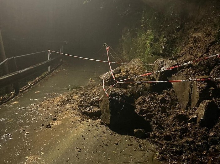 Maltempo in Liguria, frane e smottamenti da Genova a Rapallo