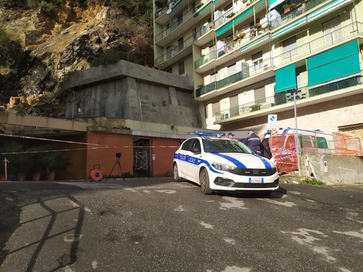 Frana in via Posalunga, gli sfollati: &quot;Volevano farci lasciare l'hotel domani&quot;, dopo una trattativa permanenza garantita fino al 9 gennaio (Video)