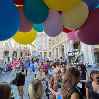 Festa dei nonni in piazza De Ferrari, centinaia i bambini presenti