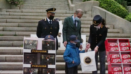 Polizia di stato e Nestlè per il Gaslini: prosegue il progetto i rete di vicinanza e amicizia nei riguardi dei piccoli degenti