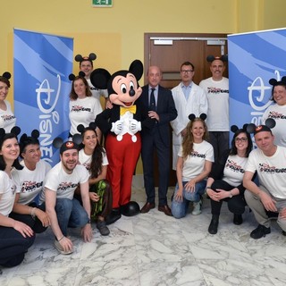 Topolino al Gaslini per gli 80 anni di Walt Disney Italia