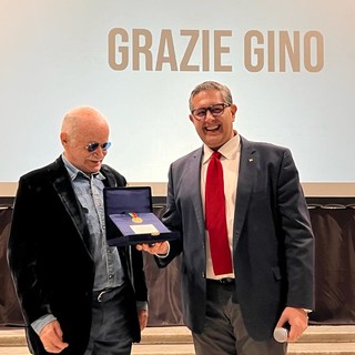 Gino Paoli riceve la 'Croce di San Giorgio', il premio per meriti di valore culturale, sociale o morale di Regione Liguria