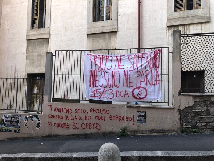 Scuola: Giornata Nazionale del Fiocchetto Lilla per i Dca. Rete studenti: “Troppi ne soffrono, nessuno ne parla. Agire sui dca ora!”