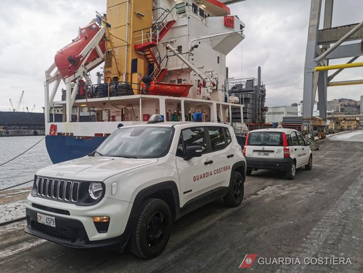 Violazione delle norme della salvaguardia delle vite in mare, Guardia Costiera di Genova sequestra una nave