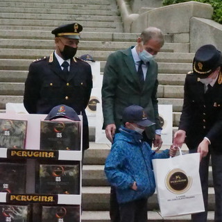 Polizia di stato e Nestlè per il Gaslini: prosegue il progetto i rete di vicinanza e amicizia nei riguardi dei piccoli degenti