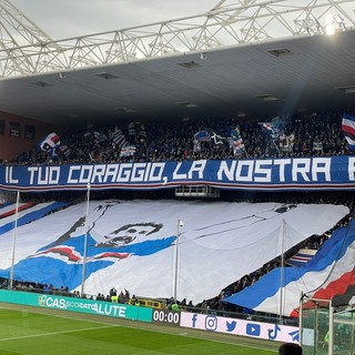 La coreografia della Gradinata Sud dedicata a Gianluca Vialli