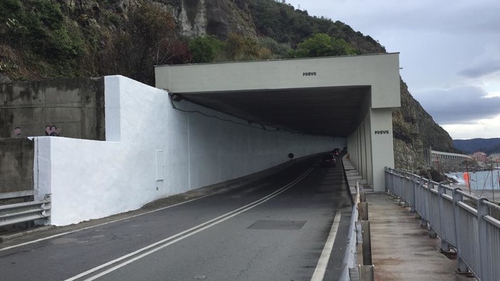 Sestri Levante, tragedia all’alba: ventinovenne muore in un incidente nella galleria Sant’Anna