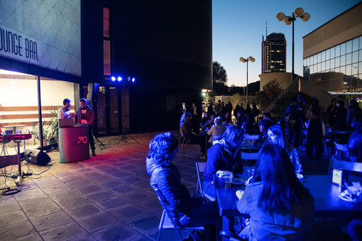 Tornano gli appuntamenti con Happy Theatre Hour, mercoledì appuntamento con djset e &quot;Maria Stuarda&quot;