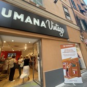 Humana Vintage apre in via San Vincenzo, uno store etico per un futuro sostenibile (video)