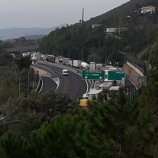 Maxi tamponamento sulla A10 tra Varazze e Celle: traffico in tilt