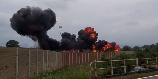 Mezzo delle Frecce Tricolori si schianta nella zona di Caselle: morta una bimba di 5 anni