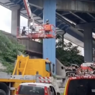 Incidente sul lavoro nel cantiere per il nodo di San Benigno, ferita una giovane (video)