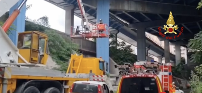 Incidente sul lavoro nel cantiere per il nodo di San Benigno, ferita una giovane (video)