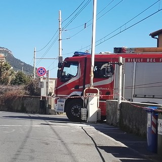 Dramma a Pietra: uomo travolto da un treno. Circolazione ferroviaria ristabilita