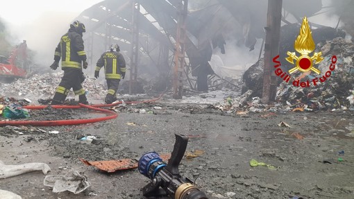 Incendio a Sant’Olcese, i carabinieri indagano sulla matrice del rogo