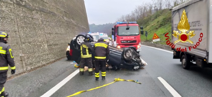 A7, incidente tra Bolzaneto e Busalla: padre, madre e figlioletta in ospedale. Traffico bloccato