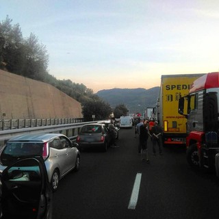 Incidente sulla A10 tra Feglino e Finale: deceduto un motociclista (FOTO e VIDEO)