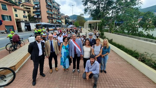 50 bambini in bici inaugurano la nuova pista ciclabile della Valbisagno