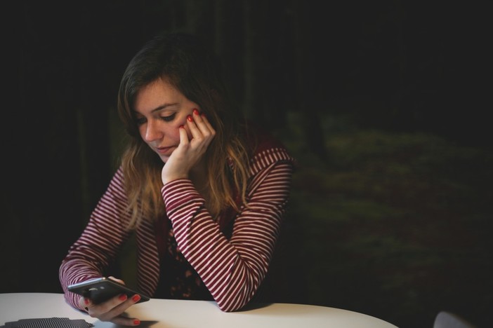 A Genova il convegno &quot;Adolescenza, terra di mezzo&quot; sul legame tra denaro, social media e disturbi comportamentali