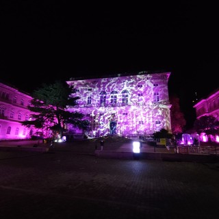 Natale, accese le luminarie in largo Gozzano a Sampierdarena