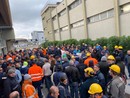 Ex Ilva, lavoratori in protesta davanti ai cancelli: &quot;Il Governo la smetta con le trattative segrete&quot;