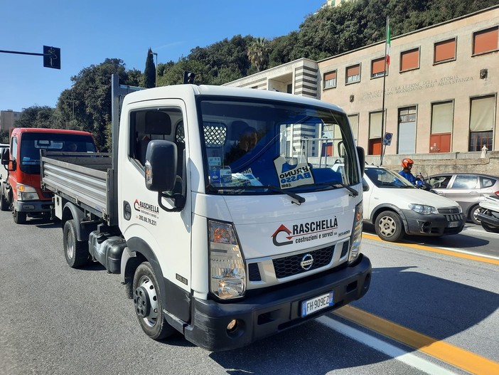 Manifestazione edili, ira dell'opposizione contro Toti, Lodi: &quot;Chi è sceso in piazza è disperato&quot;