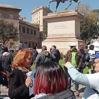 Superbonus, torna la manifestazione degli edili, il corteo è arrivato in piazza Corvetto (Foto e video in diretta)