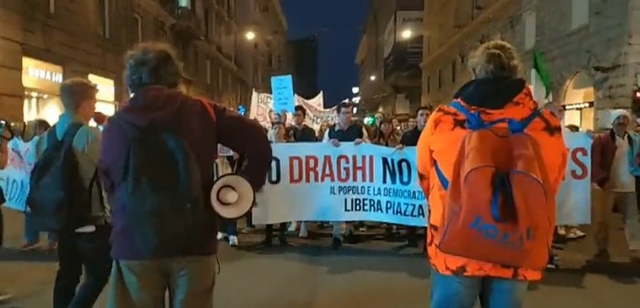 &quot;No green pass&quot;, Libera Piazza non molla e rilancia: &quot;Sabato manifestazione e corteo in centro&quot;