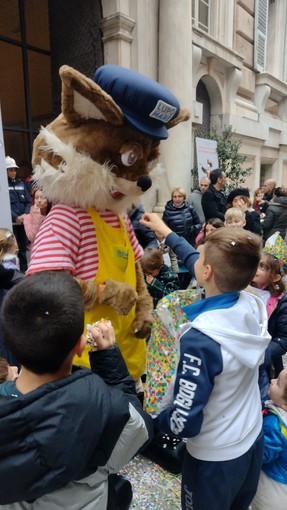 Carnevale, Lupo di Mare la mascotte dell'Ocean Race in giro per la città