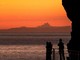 Se da un terrazzo sul mare spunta il Monviso. Scatto impossibile dalle Cinque Terre