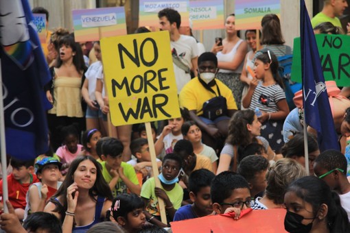 “Facciamo la pace?” I bambini e le bambine genovesi in piazza insieme alla Comunità di Sant’Egidio