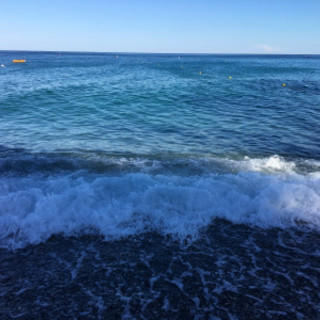 Balneazione, controlli a campione di Arpal: rilevate anomalie ad Albenga e a Boccadasse