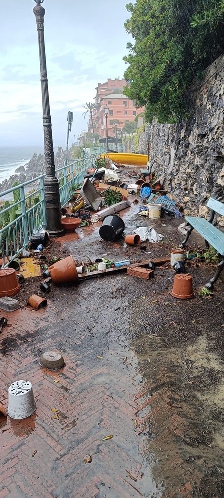 È ricominciata la pioggia a Genova, forti temporali sul Levante