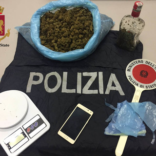 Spacciavano usando come copertura una pizzeria: arrestati in flagrante