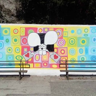 L’arte trasforma i giardini Capponi: un nuovo murales colora il parco giochi