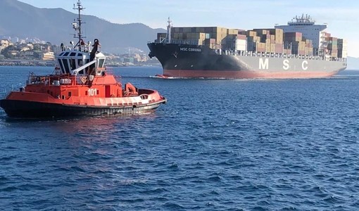 Nel Porto di Genova una portacontainer da 6mila Teus, Toti: &quot;Giornata storica, un assaggio di quello che accadrà con la nuova diga&quot;