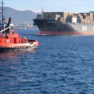 Nel Porto di Genova una portacontainer da 6mila Teus, Toti: &quot;Giornata storica, un assaggio di quello che accadrà con la nuova diga&quot;