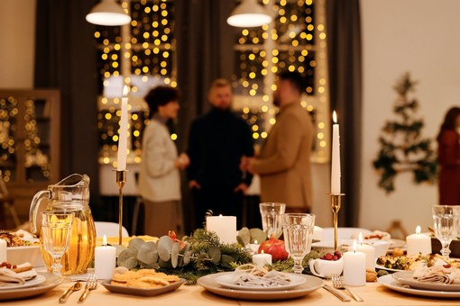 Gen Z - Il mondo dei giovani - Le domande 'scomode' da non fare ai ragazzi durante il pranzo di Natale