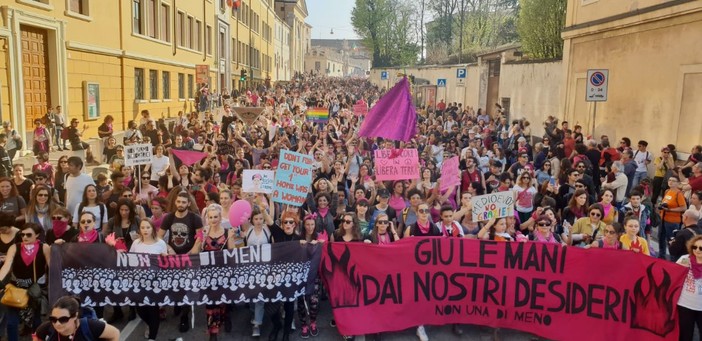 Congresso mondiale delle famiglie, la risposta di Non Una di Meno dopo il partecipato corteo di sabato a Verona