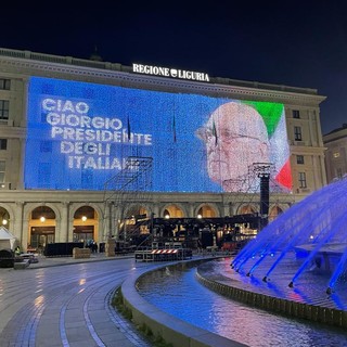 Morte Napolitano, l'omaggio sul maxischermo della Regione (FOTO)