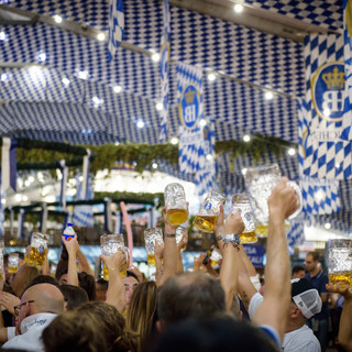 Prima settimana di Oktoberfest, oggi inaugura la manifestazione che celebra la birra