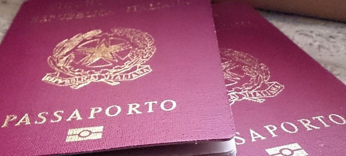 Passaporti, difficoltà e tempi dilatati, ma Genova regge il colpo